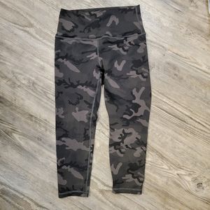 Zyia Forest Camo Luxe Capri